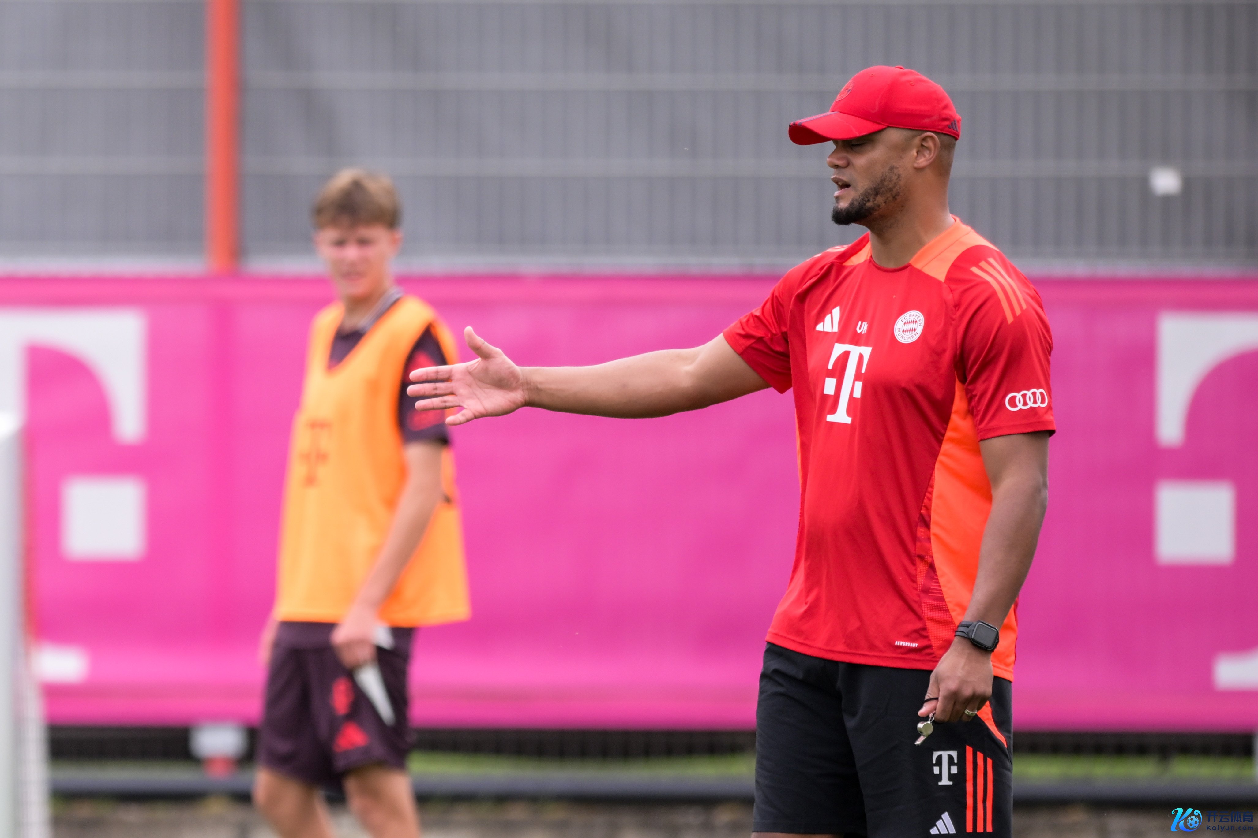 图片报：孔帕尼上任作念多项蜕变，比赛次日不考验让球员减少肌肉伤