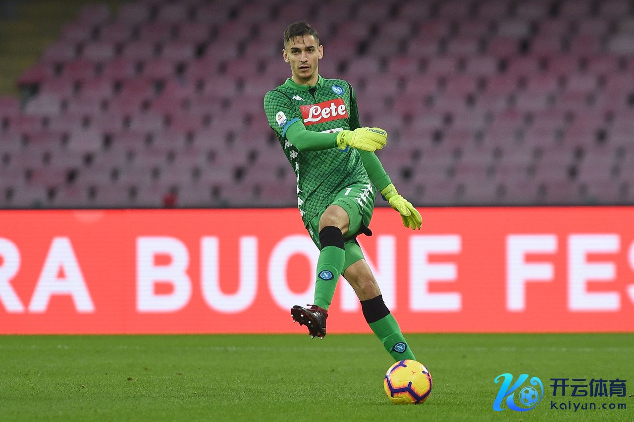 记者：梅雷特左券到期后可能加友邦米FIFA买球网体育信息，球员牙东说念主已和马洛塔谈过