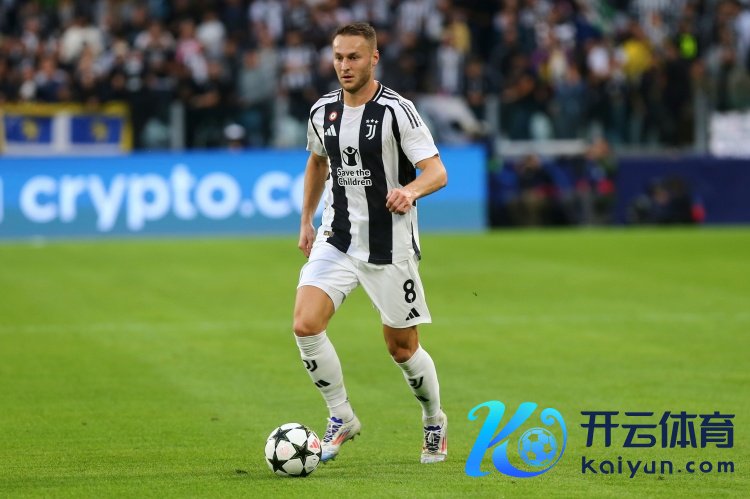 库普梅纳斯半场被换下体育录像/图片，记者：他出现内收肌问题弃取的驻扎措辞